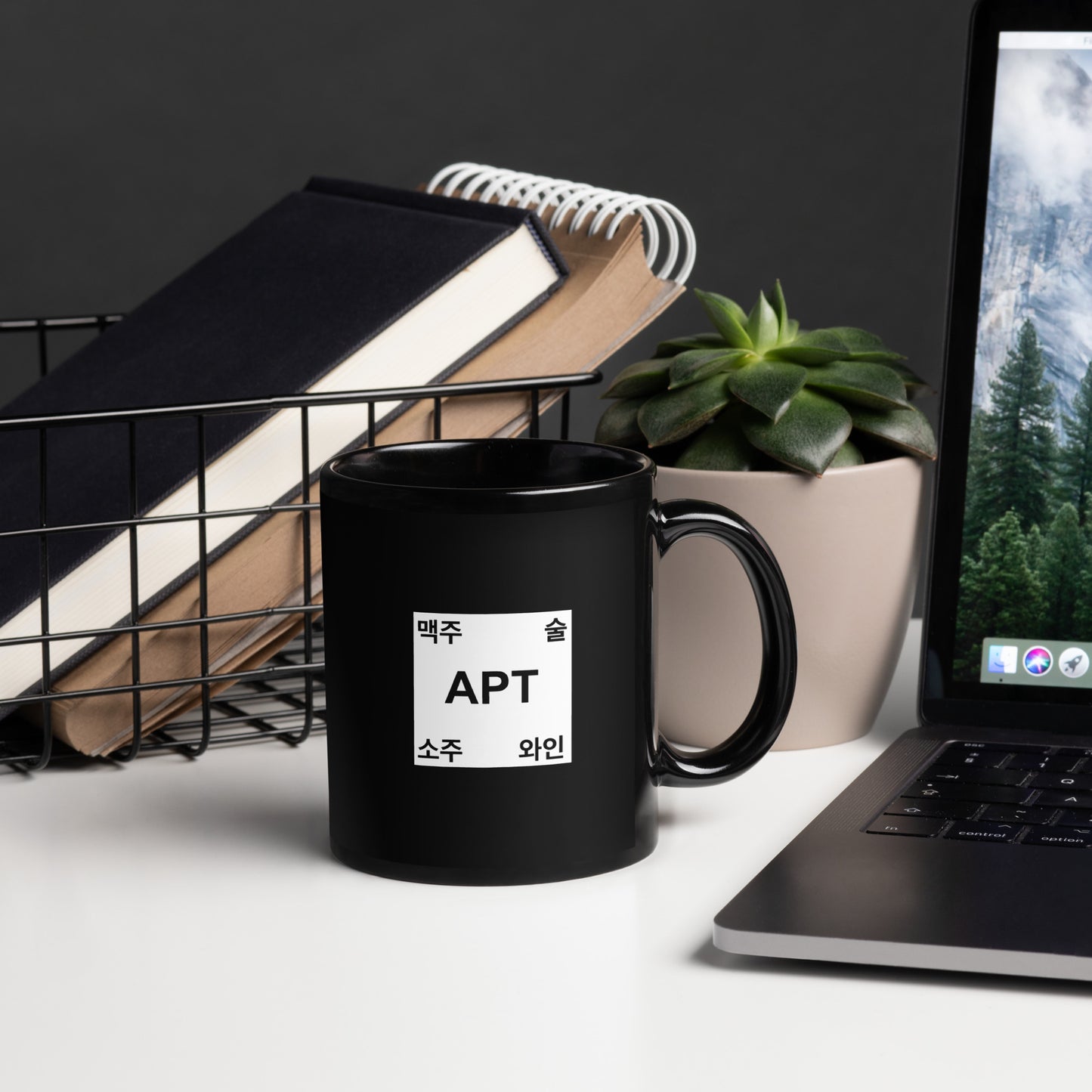 Mug personnalisé noir APT